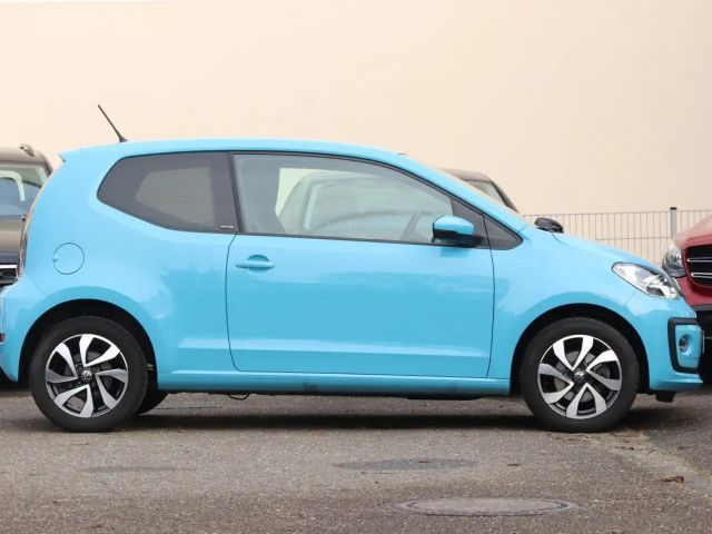 Volkswagen up! Active