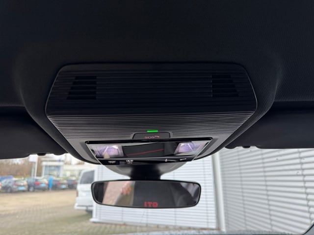 Volkswagen Golf 2.0 TSI DSG Golf VIII