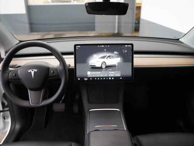 Tesla Model Y AWD Long Range