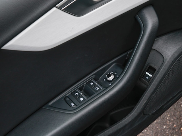 Audi A4 40 TDI Quattro S-Line S-Tronic Sedan