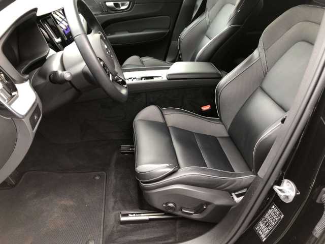 Volvo XC60 Dark Plus