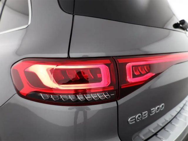 Mercedes-Benz EQB 300 4MATIC AMG Line