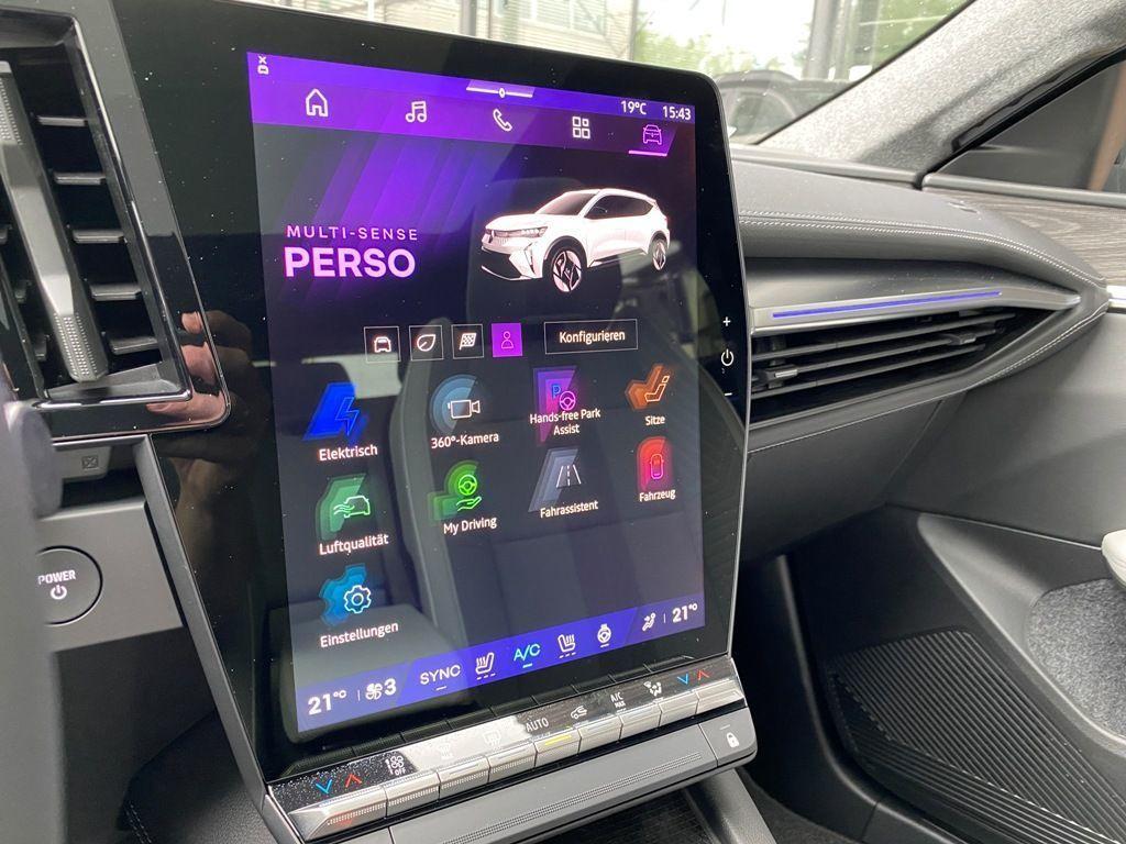 Renault Scenic E-Tech Iconic