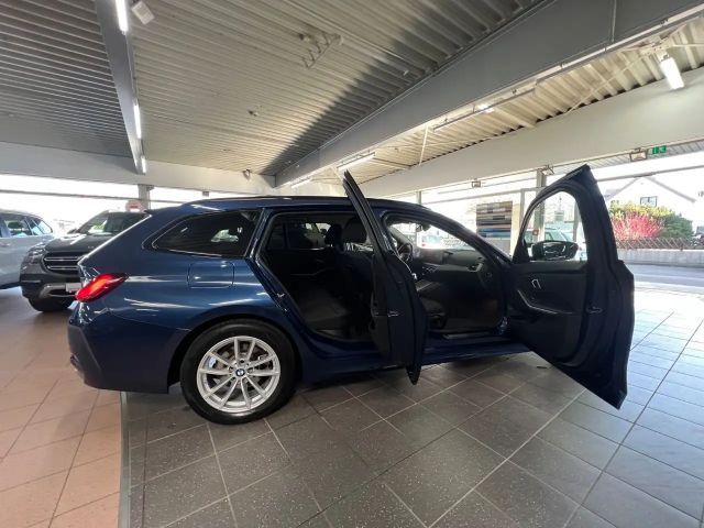 BMW 320 320d Touring xDrive
