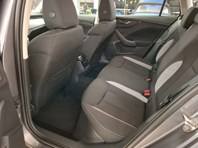 Skoda Kamiq 1,5 TSI DSG LED PDC SHZ SMART-L VORB AHK