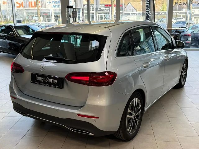 Mercedes-Benz B 180 Progressive Sedan