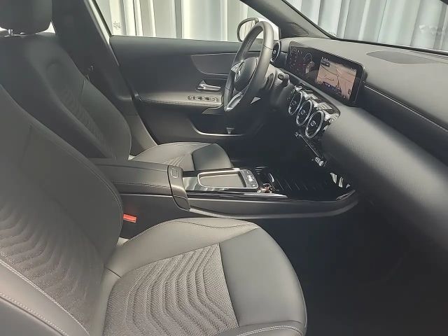 Mercedes-Benz A 180 Hatchback Progressive