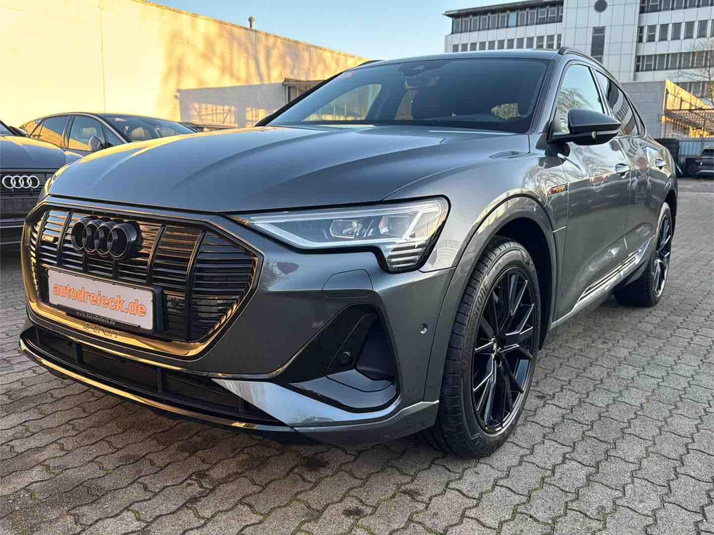 Audi e-tron 55 S-Line Sportback