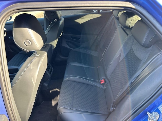 Volkswagen T-Roc 1.5 eTSI DSG R-Line