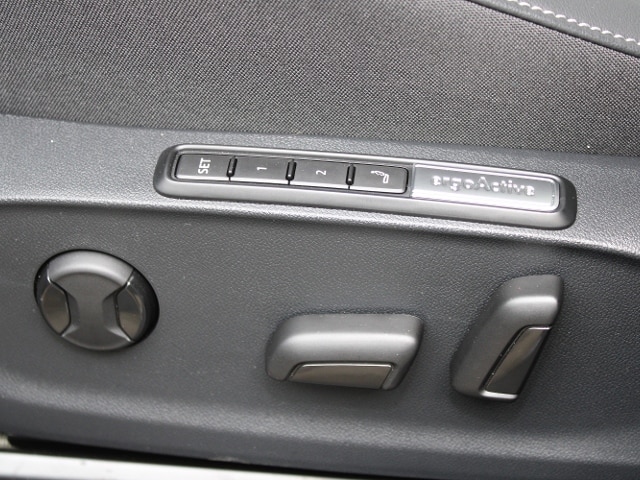 Volkswagen ID.7 77 kWh *PANO*MATRIX*MASSAGE