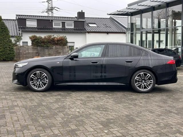 BMW 520 520i M-Sport Sedan