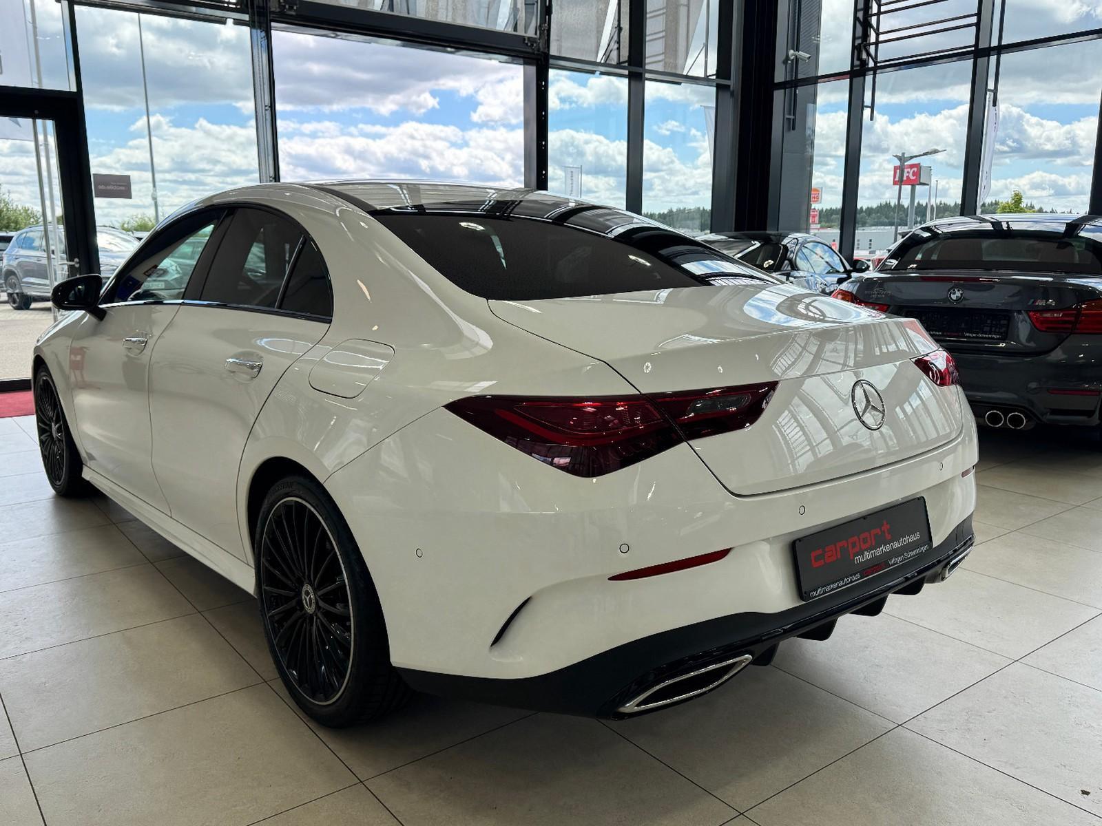 Mercedes-Benz CLA 200 AMG Line Sedan