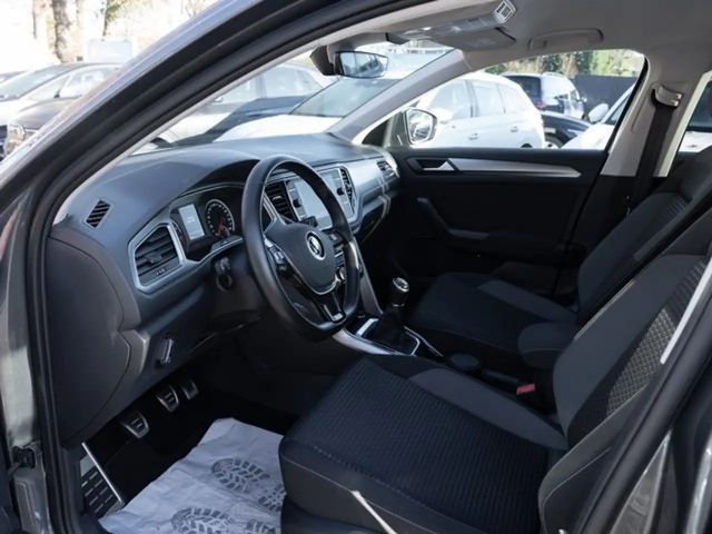 Volkswagen T-Roc Active TSI AHK NAV ACC el. Heckklap.