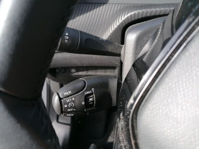 Peugeot E-2008 Active Pack