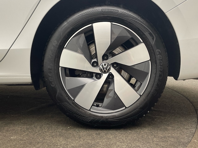 Volkswagen Passat 1.5 eTSI Business DSG