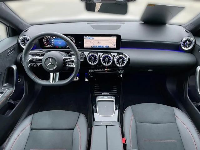 Mercedes-Benz A 250 A 250 e AMG Line