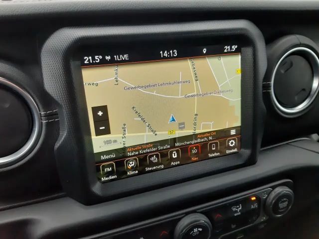 Jeep Wrangler Sahara