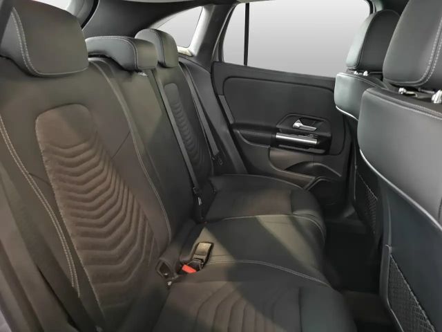 Mercedes-Benz GLA 180 Progressive