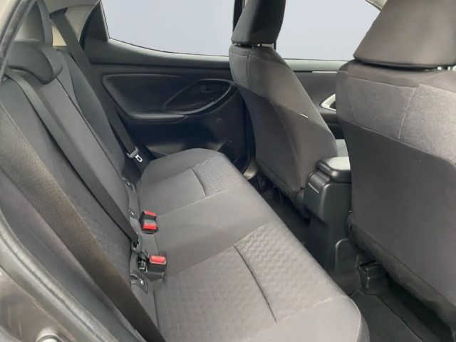 Toyota Yaris Hatchback Hybride Team D