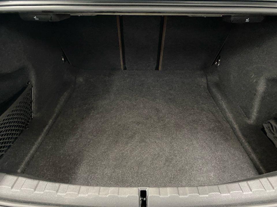 BMW 330 330i Sedan xDrive