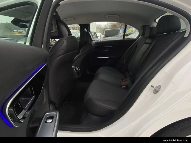 Mercedes-Benz C 180 AVANTGARDE Sedan