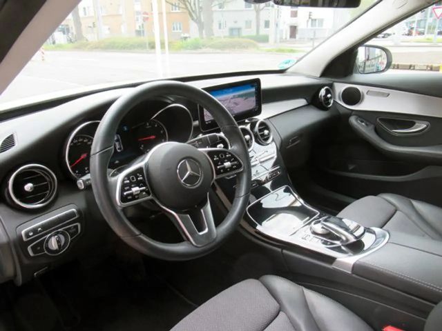 Mercedes-Benz C 200 AVANTGARDE C 200 d Sedan