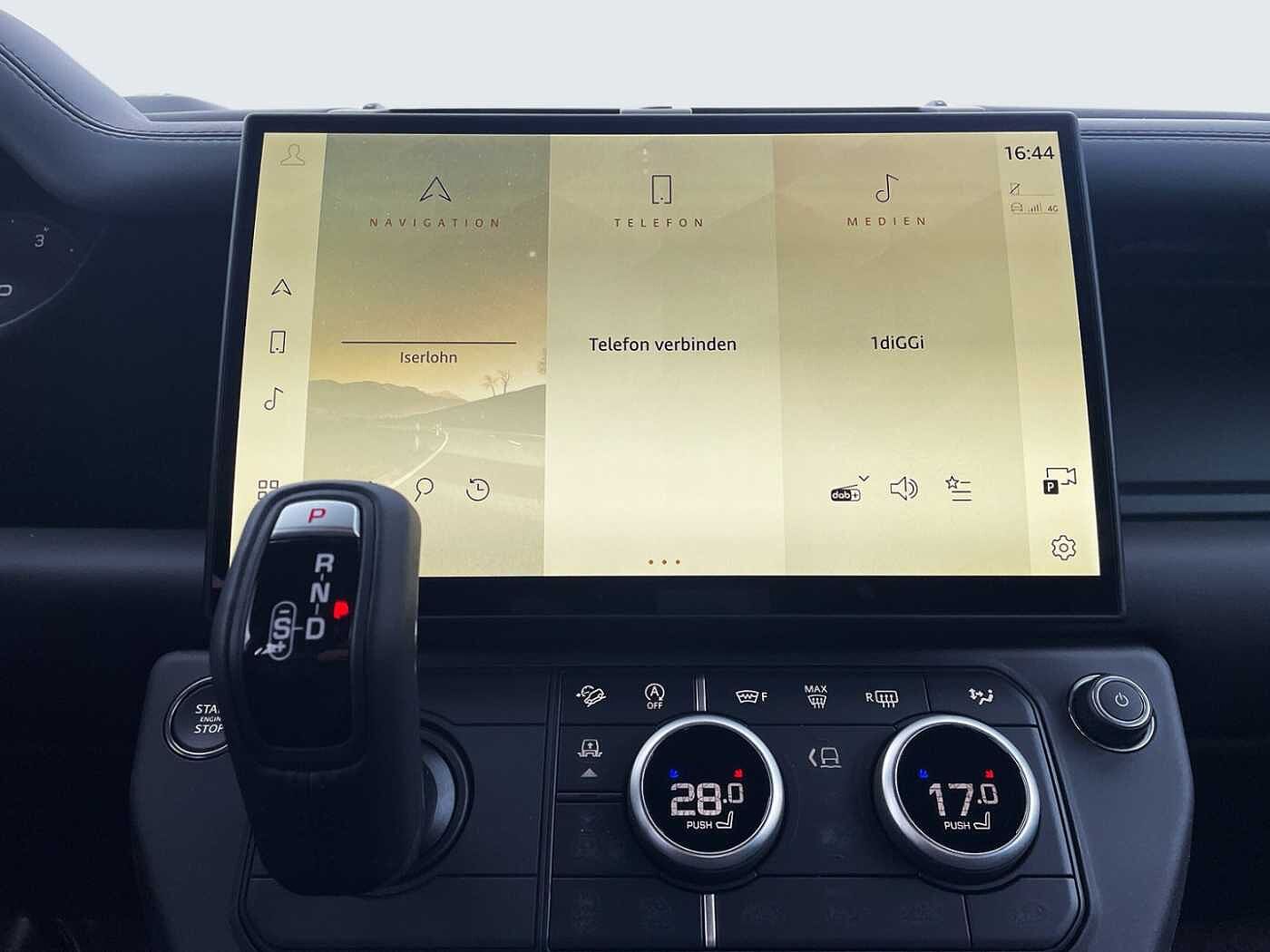 Land Rover Defender 110