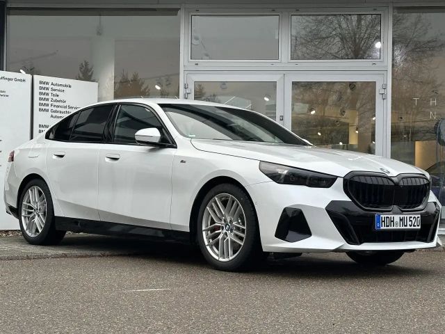 BMW 520 520d M-Sport Sedan