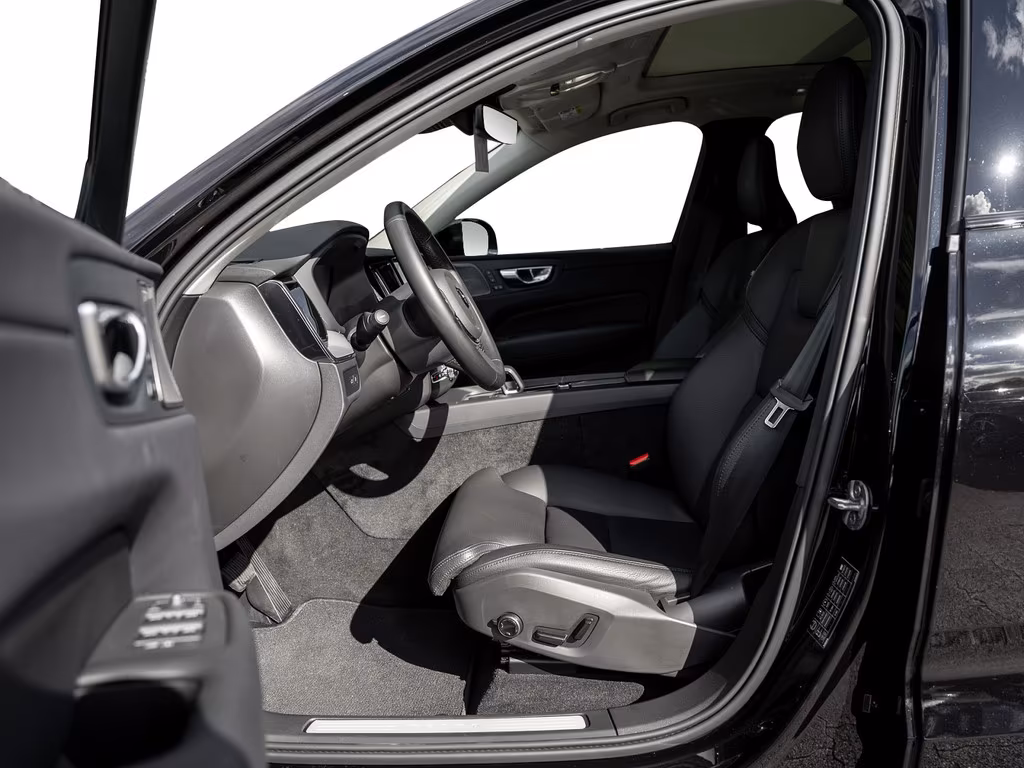 Volvo XC60 AWD Dark Plus Recharge T8