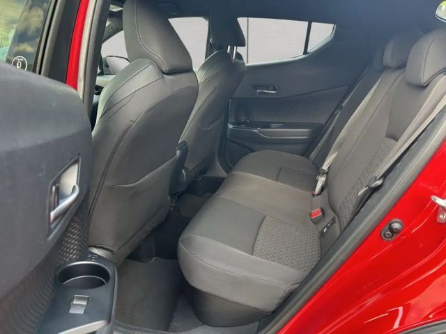 Toyota C-HR Hybride Team D