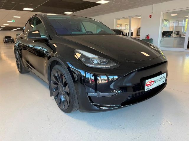 Tesla Model Y AWD Performance