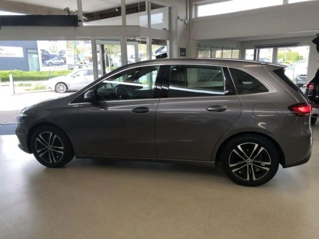 Mercedes-Benz B 180 Progressive Sedan
