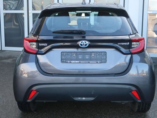 Toyota Yaris Hatchback Hybride Team D