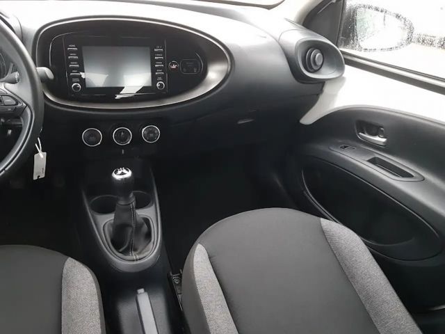 Toyota Aygo Hatchback Play