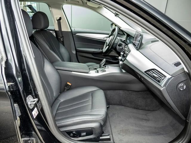 BMW 530 530e Touring