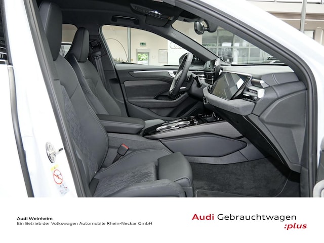 Audi A6 Avant Quattro S-Tronic