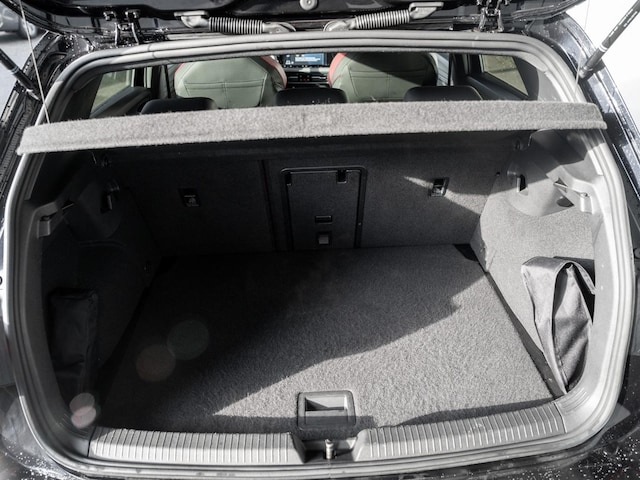 Volkswagen Golf 2.0 TSI Golf VIII