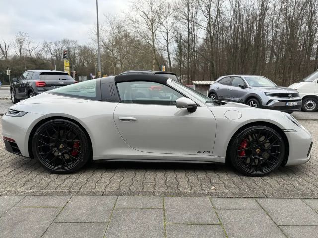 Porsche 992 4 Cabrio GTS Targa
