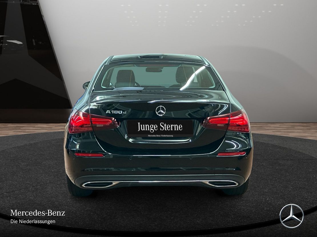 Mercedes-Benz A 180 A 180 d