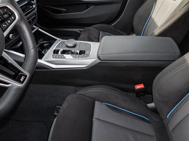 BMW 320 320i M-Sport Sedan