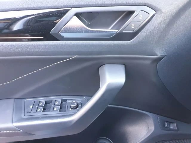 Volkswagen T-Roc 1.5 eTSI DSG R-Line
