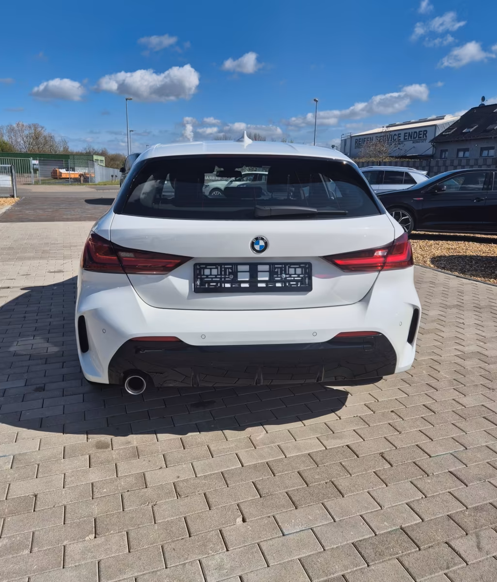 BMW 118 118i M-Sport Sedan