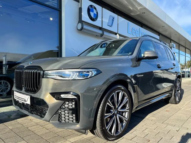 BMW X7 M50i