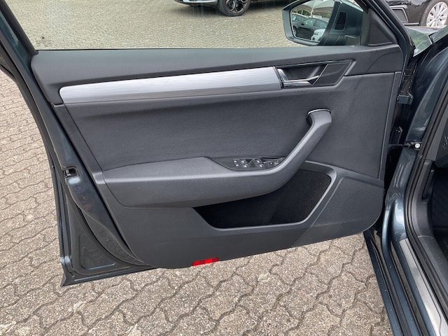 Skoda Superb 2.0 TDI Ambition Combi