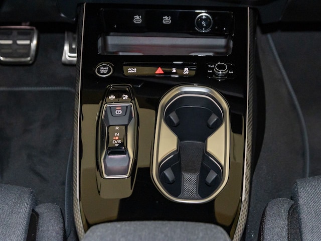 Audi A6 Avant Quattro S-Tronic