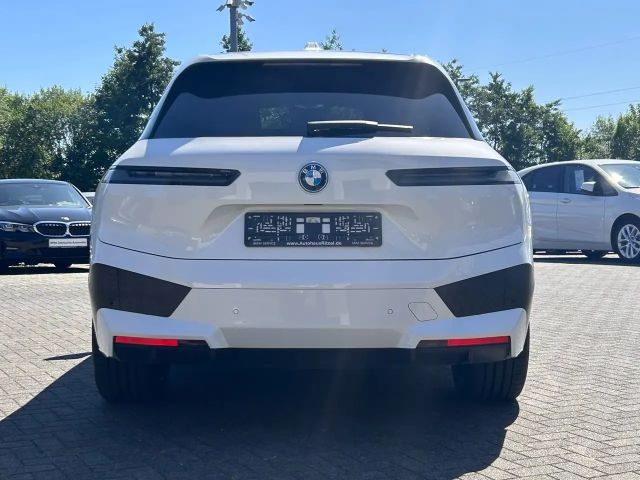 BMW iX xDrive40