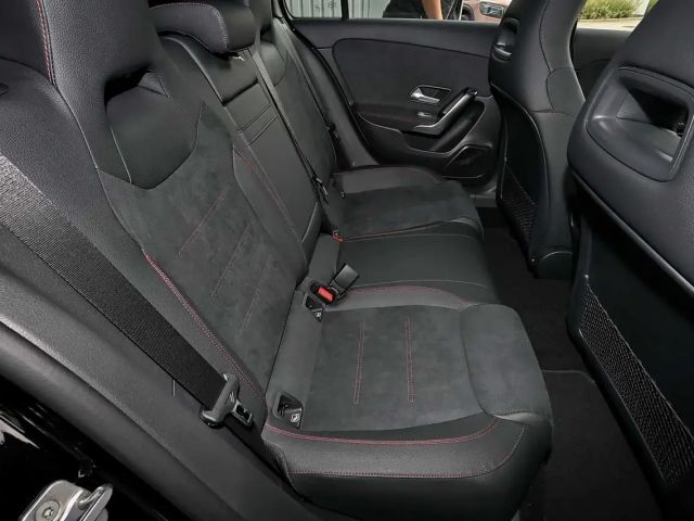 Mercedes-Benz A 200 AMG Line