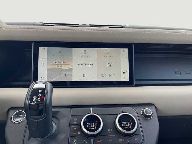 Land Rover Defender 110 Dynamic SE