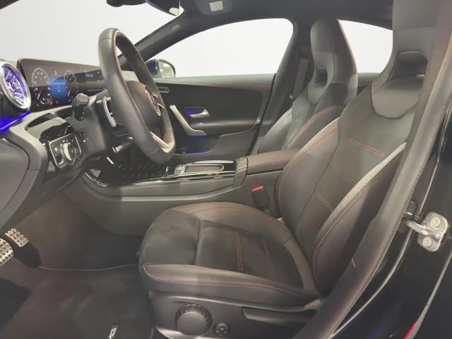 Mercedes-Benz CLA 200 AMG Line Coupé