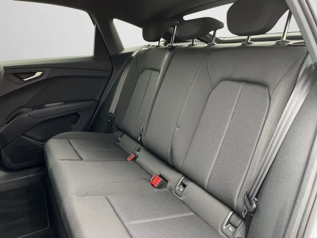 Audi Q4 e-tron Sb basis 125 LRH SHZ KAM ACC